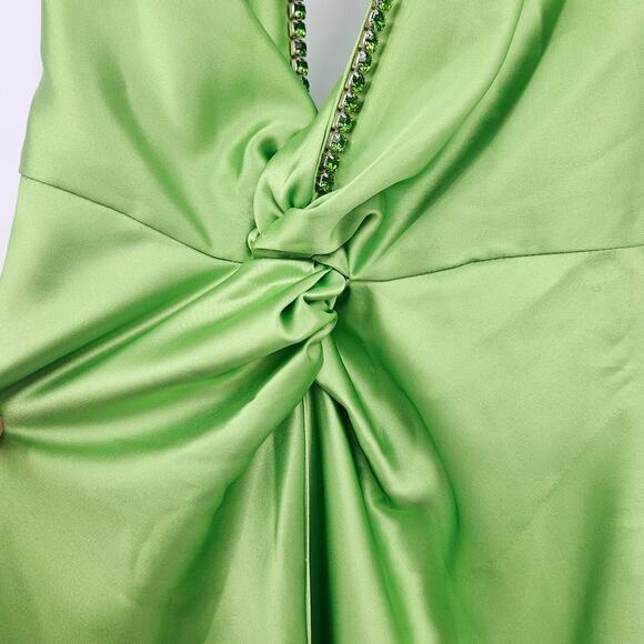 KHANUMS‎ X Revolve Halter Gown With Slit in Pear Green Size Small - Picture 9 of 12